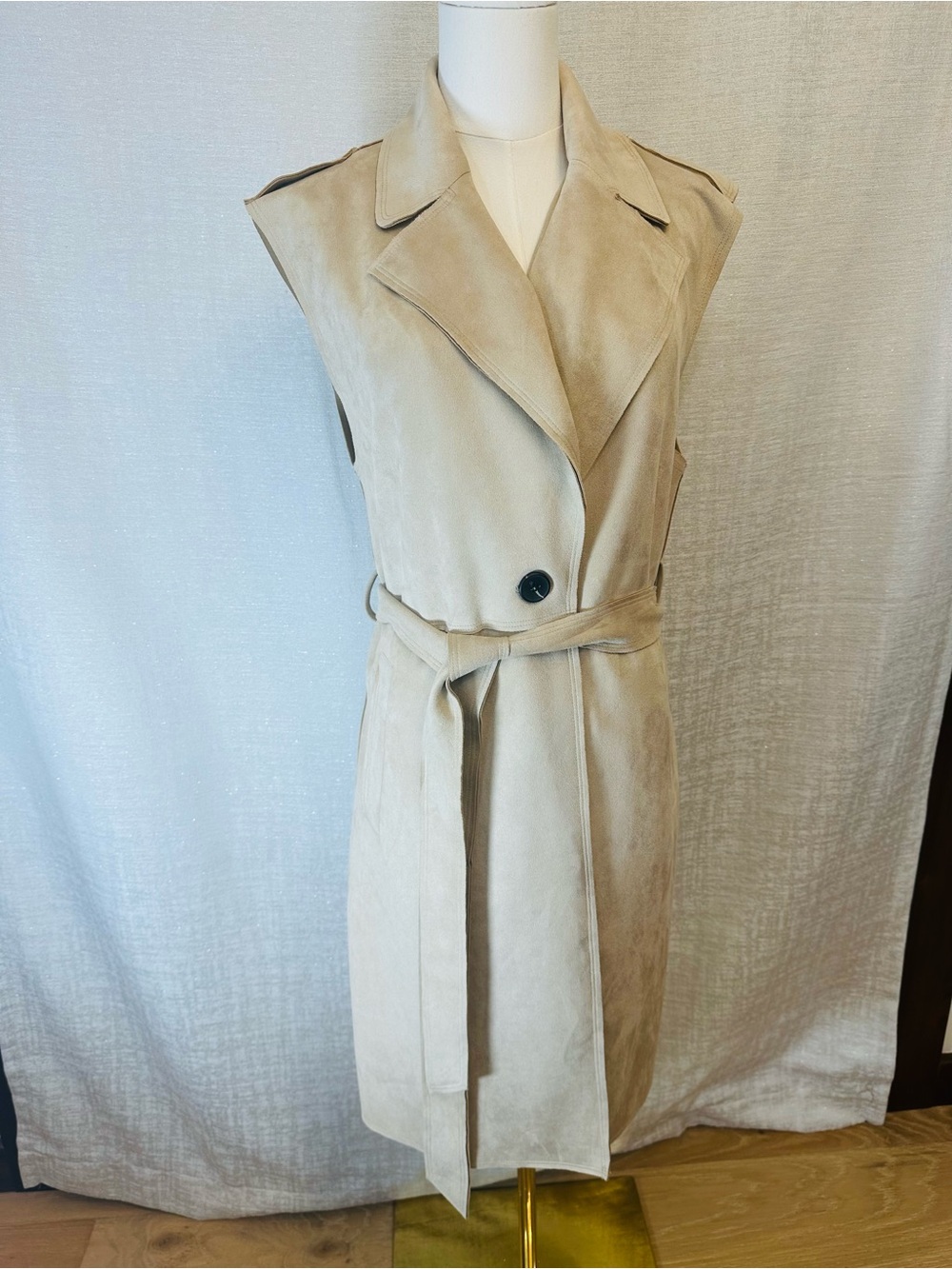 Zara Faux Sleeveless Belted Trench Vest Duster in Neutral Light Beige/Tan